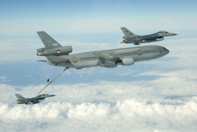 KDC-10 flying fuelling station